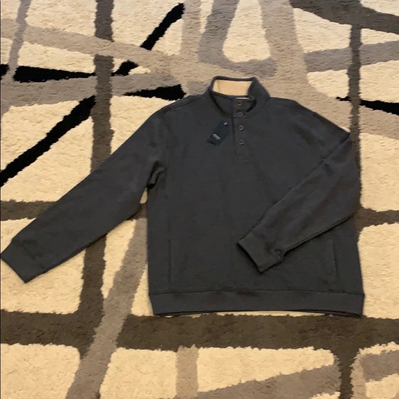 Collared Sweatshirt. - Picture 2 of 4